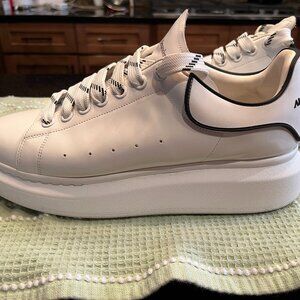 Alexander McQueen Men's Oversized Used Sneaker:  Size EU42D